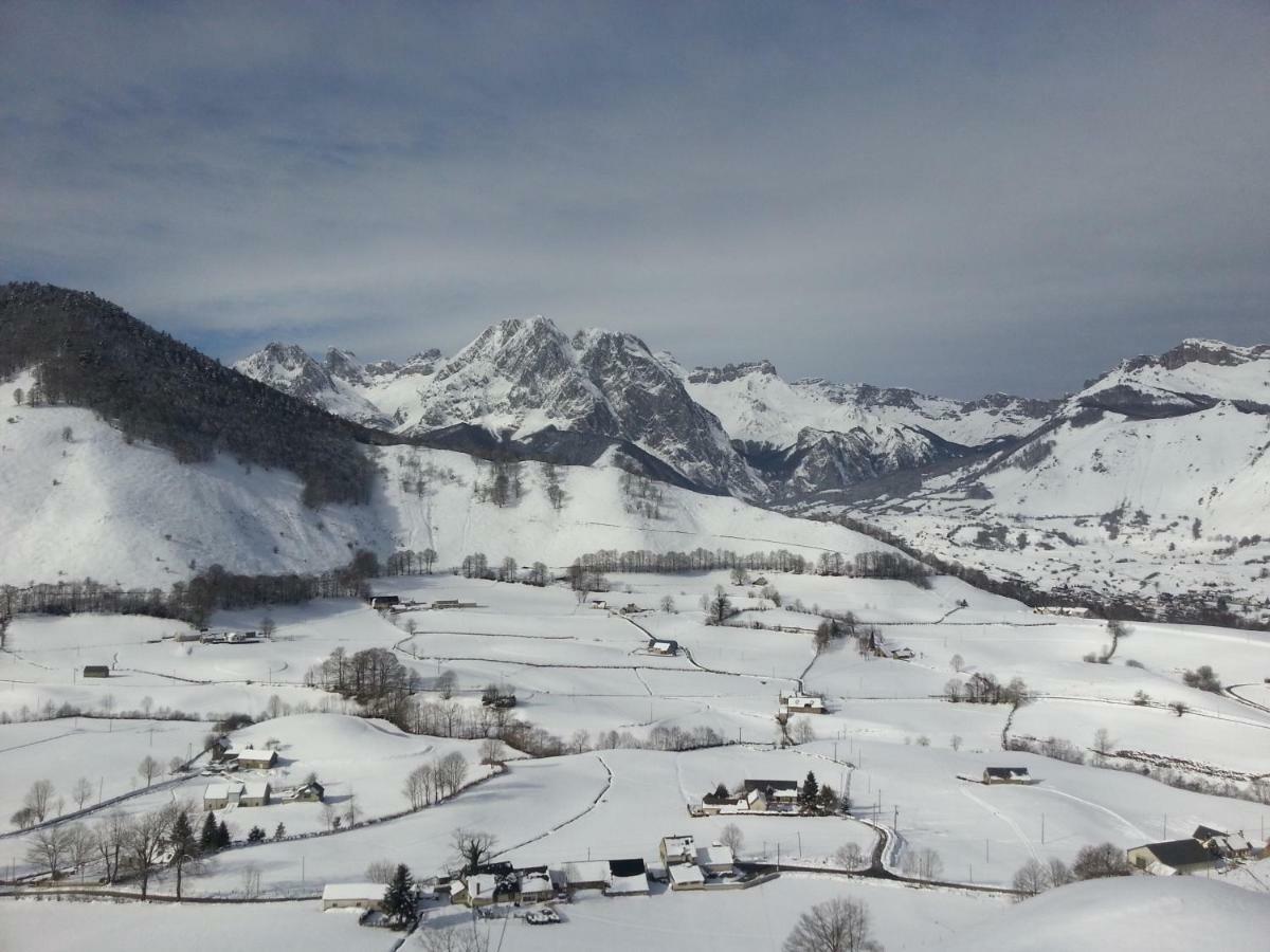 Gite De Montagne Du Plateau De Lhers- Accueil Randonneurs Accous Екстериор снимка